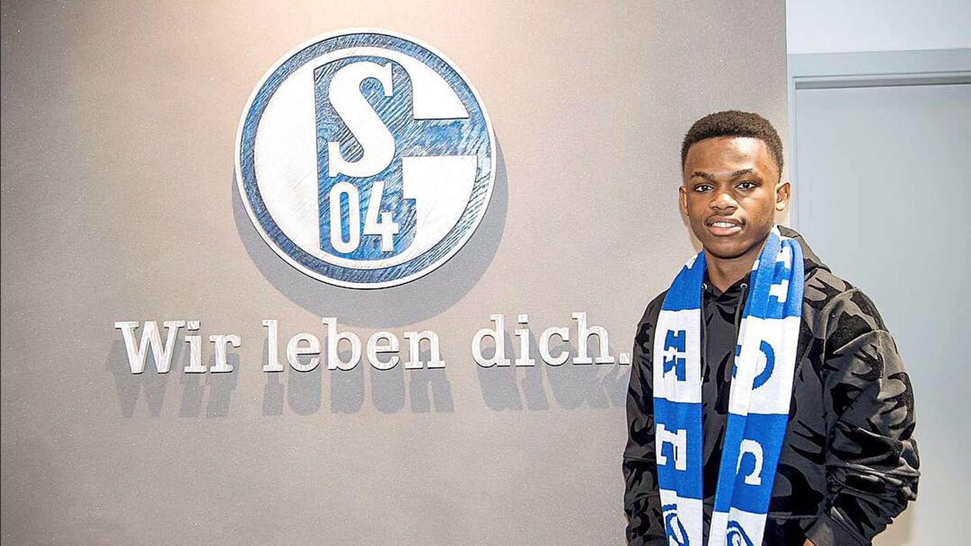 巴萨在与奥 巴萨在与奥